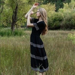 NWT Layla Embroidered V-Neck Midi Dress - Black